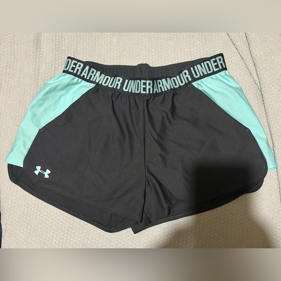 Lot of 3 Under Armour Elastic Waist Size Large Womans Shorts - Picture 8 of 10